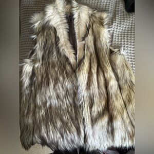 Charlotte Russe fur vest